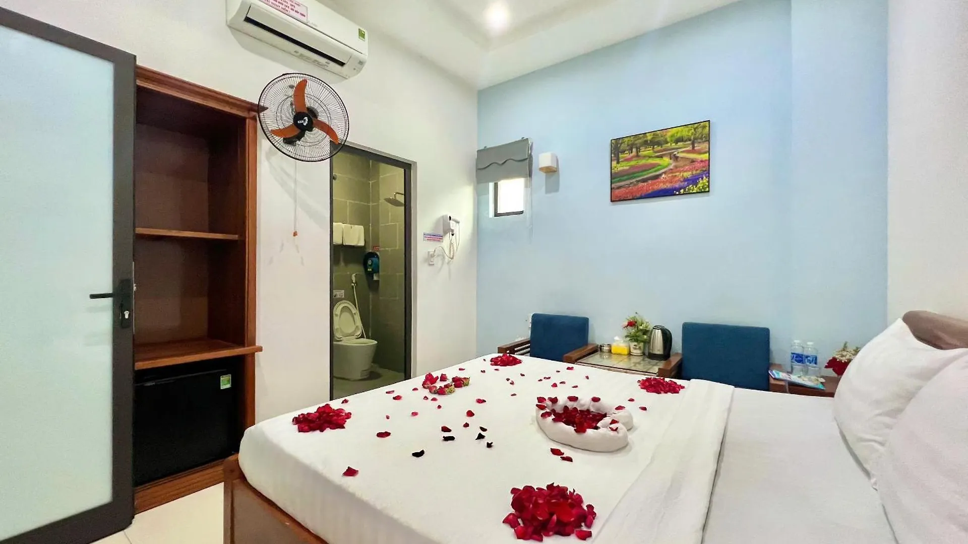 Minh Truong Hotel Da Nang 0*,  Vietnam